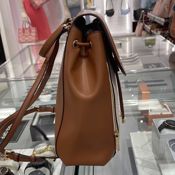 Michael Kors Backpack Bag Phoebe Medium Flap Drawstring Backpack 
Vanilla 
NWT - Picture 8 of 16
